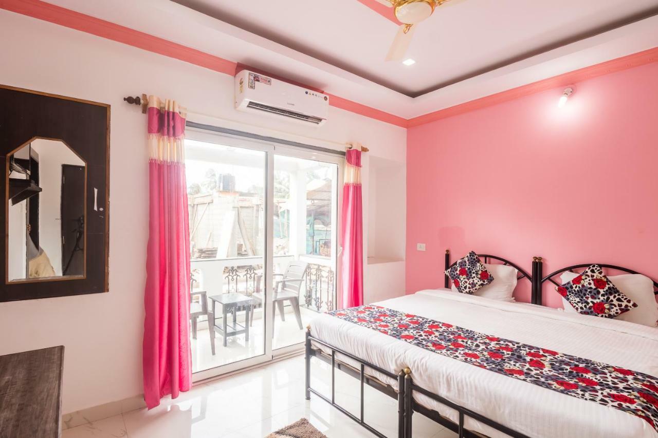 Queen Of Queen'S Hotel Calangute Exterior photo
